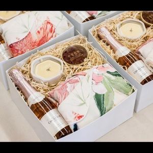 Custom gift boxes